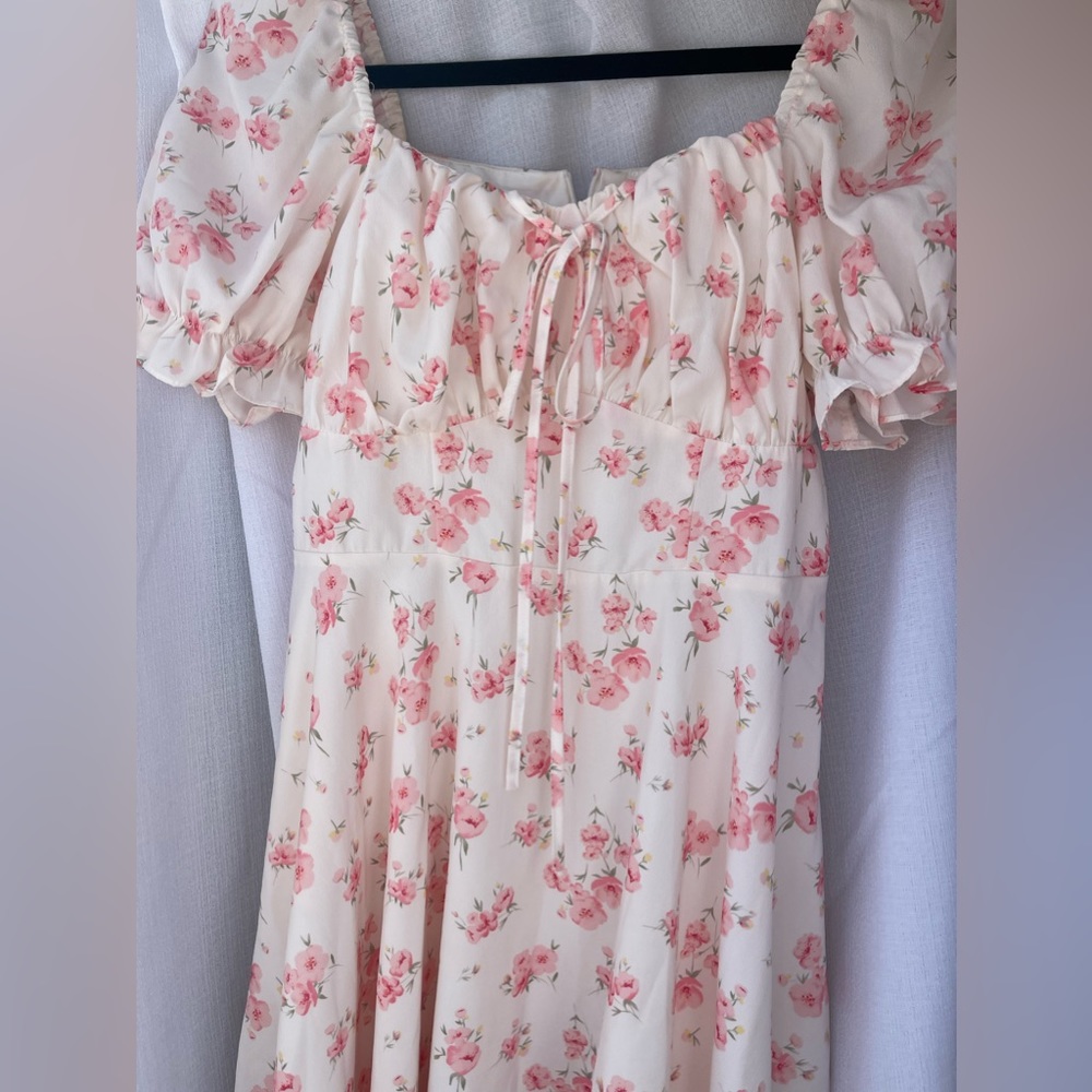 Dainty Floral Mini Flow Dress